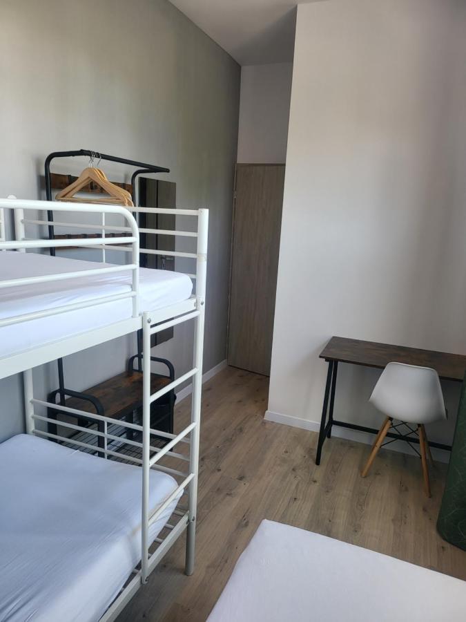 Rooms4Rest Wiertnicza - Private Rooms For Tourists - Atr Consulting Sp, Z O,O, Warsaw Exterior photo
